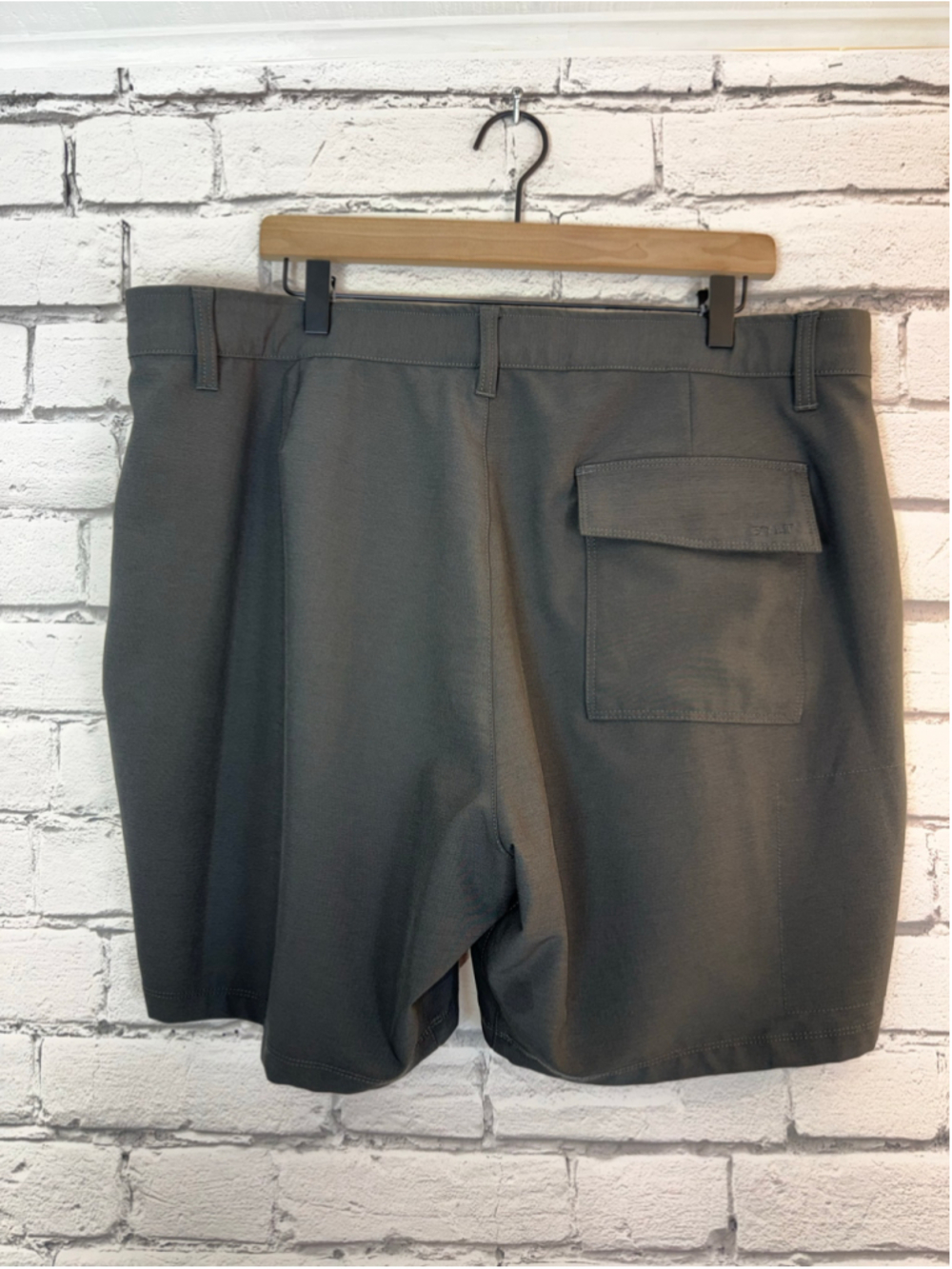 Men's Bylt Basics Shorts size 40 Kinetic Shorts Black Flat Front 7’ Inseam NEW - Picture 12 of 14